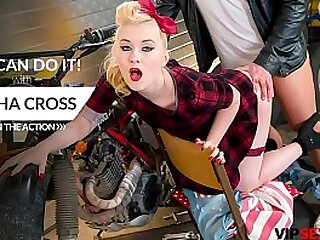 VIP SEX VAULT - Pin Up Lady Misha Cross Goes For A Quickie With Her Biker Boyfriend